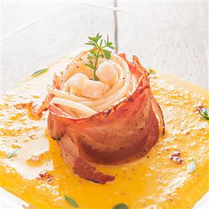 Carbonara destrutturata con Pancetta Arrotolata al Pepe Aurora