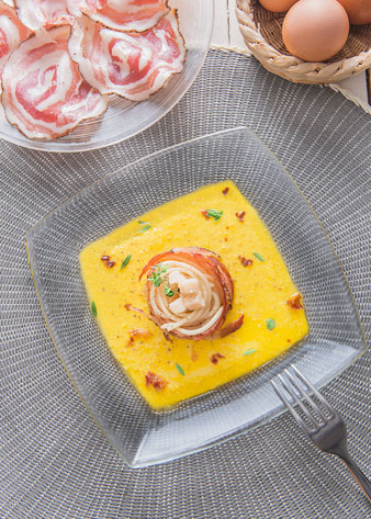 Carbonara destrutturata con Pancetta al Pepe Aurora