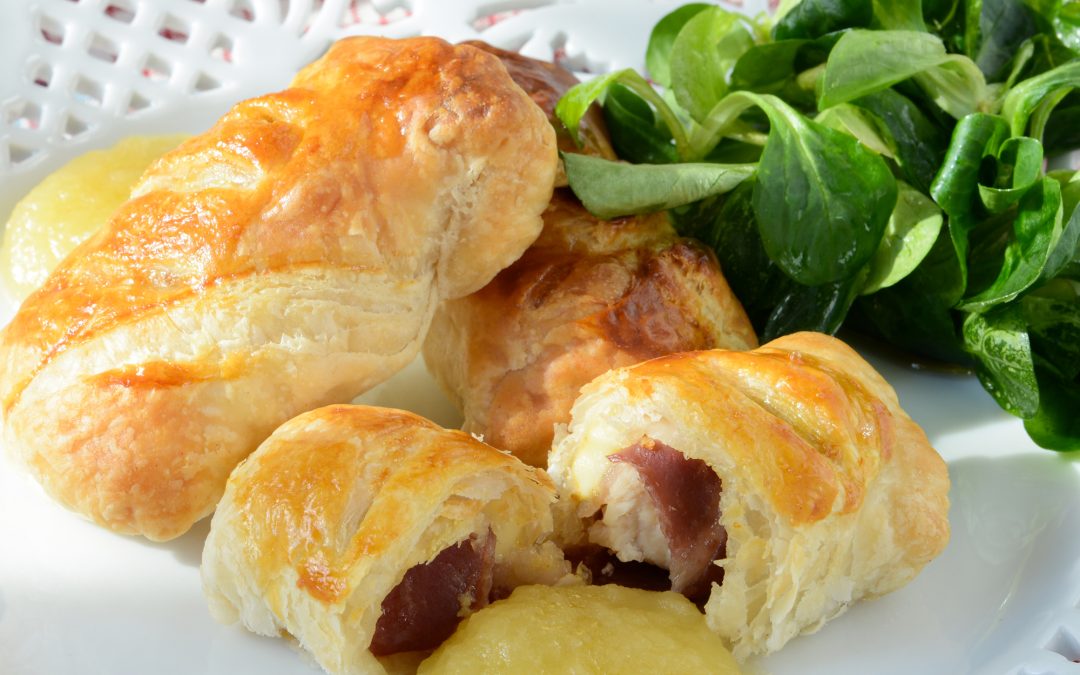 Mini-strudel di pollo e Coppa con salsa alle mele