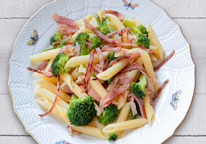 Penne con broccoli e Porchetta arrosto Aurora